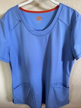 Dickies Ceil Blue Scrub Top size large